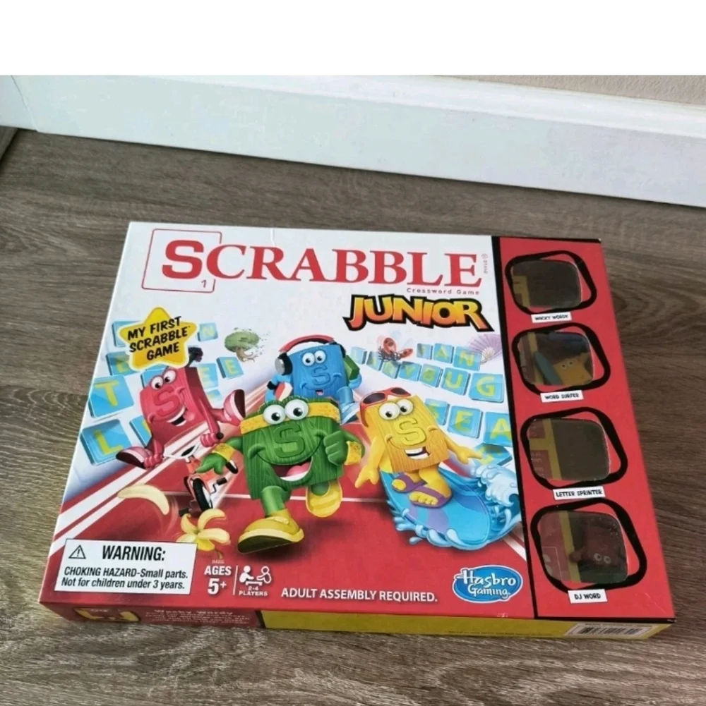 Hasbro Scrabble Junior Kids Board Game - Colorful Characters Crossword